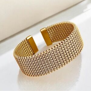NWOT Vintage Gold Cuff Bracelet